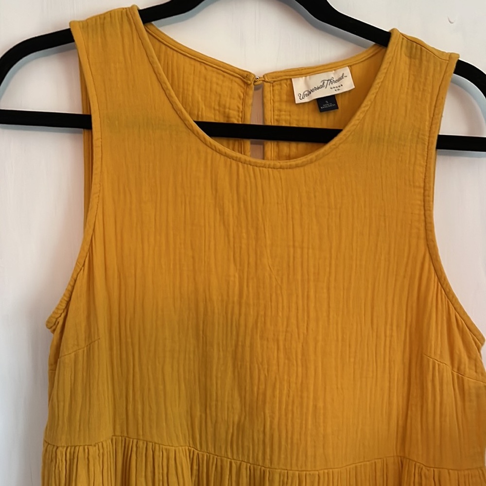Sleeveless dress